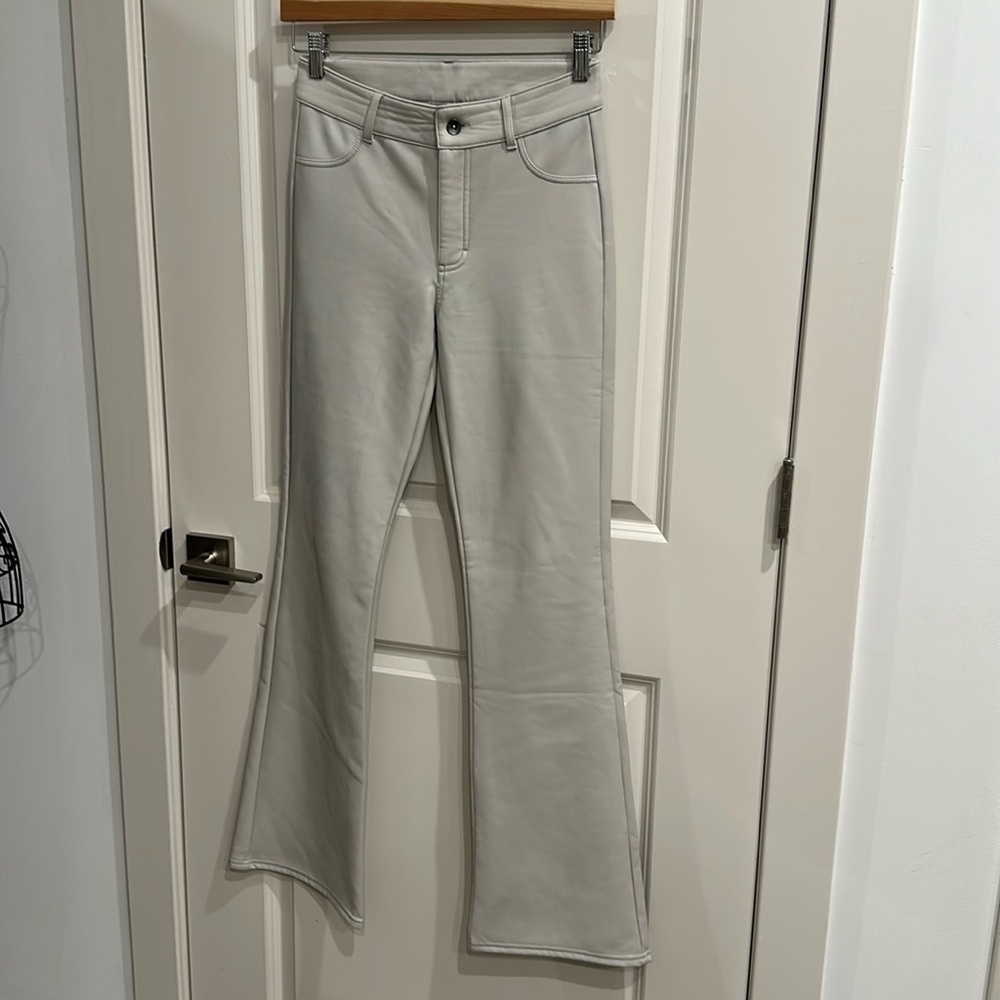 Pantaloni a Zampa Termici Effetto Spalmato